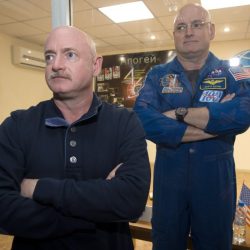 Scott Kelly, Mark Kelly