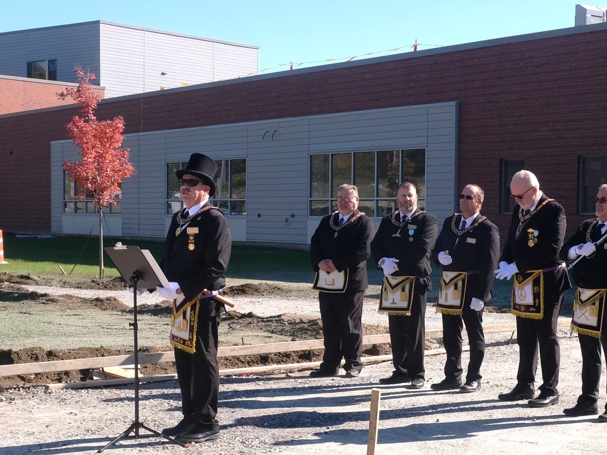 Masons dedicate cornerstone of new Mexico school